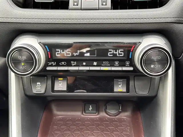 トヨタ ＲＡＶ４ ハイブリッドG 宮城県 2021(令3)年 4.3万km ホワイトパールクリスタルシャイン パノラマムーンルーフ/デジタルインナーミラー/＝＝＝/モデリスタエアロ（F/S/R）/セーフティセンス/・プリクラッシュセーフティ/・レーントレーシングアシスト/・レーダークルーズコントロール/・オートマチックハイビーム/・ロードサインアシスト/先行車発進告知/インテリジェントクリアランスソナー/リアクロストラフィックオートブレーキ/ブラインドスポットモニター/9インチディスプレイオーディオ/・ナビ機能付/・Bluetooth/・フルセグTV/・AppleCarPlay/AndroidAuto/パノラミックビューモニター/ビルトインETC2.0/ドライブレコーダー/AC100V/1500W/ハンズフリーパワーバックドア/合皮シート/運転席メモリー機能付パワーシート/前席シートヒーター/革巻きステアリング/ステアリングヒーター/電動パーキングブレーキ/ブレーキホールド/LEDヘッドランプ/フォグランプ/オートライト/スマートキー＆プッシュスタート/電動格納ミラー/純正18インチAW/純正フロアマット/純正ドアバイザー