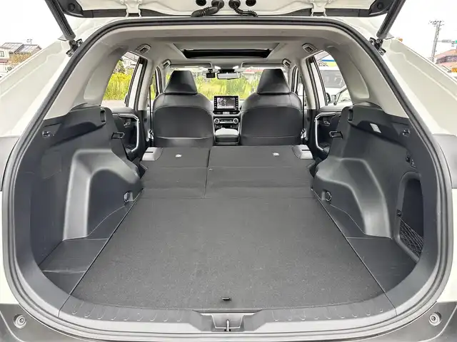 トヨタ ＲＡＶ４ ハイブリッドG 宮城県 2021(令3)年 4.3万km ホワイトパールクリスタルシャイン パノラマムーンルーフ/デジタルインナーミラー/＝＝＝/モデリスタエアロ（F/S/R）/セーフティセンス/・プリクラッシュセーフティ/・レーントレーシングアシスト/・レーダークルーズコントロール/・オートマチックハイビーム/・ロードサインアシスト/先行車発進告知/インテリジェントクリアランスソナー/リアクロストラフィックオートブレーキ/ブラインドスポットモニター/9インチディスプレイオーディオ/・ナビ機能付/・Bluetooth/・フルセグTV/・AppleCarPlay/AndroidAuto/パノラミックビューモニター/ビルトインETC2.0/ドライブレコーダー/AC100V/1500W/ハンズフリーパワーバックドア/合皮シート/運転席メモリー機能付パワーシート/前席シートヒーター/革巻きステアリング/ステアリングヒーター/電動パーキングブレーキ/ブレーキホールド/LEDヘッドランプ/フォグランプ/オートライト/スマートキー＆プッシュスタート/電動格納ミラー/純正18インチAW/純正フロアマット/純正ドアバイザー