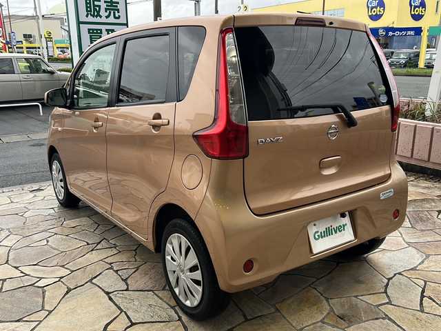 日産 デイズ J 静岡県 2015(平27)年 5.3万km ピンクゴールドM 社外ナビ（carrozzria)/・ワンセグTV/主要装備/・エマージェンシーブレーキー/・バックカメラ/・ベンチシート/・純正ホイールキャップ/・純正フロアマット/・ハロゲンヘッドライト/・リモコンキー/・パワーウィンドウ/・パワーステアリング