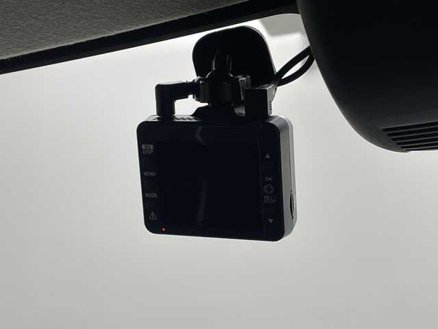 スズキ スペーシア ギア HYBRID XZ 鹿児島県 2023(令5)年 1.9万km ピュアホワイトP 純正ディスプレイオーディオ/（CD/フルセグTV）/全方位カメラ/スズキセーフティーサポート/両側パワースライドドア/アダプティブクルーズコントロール/前席シートヒーター/リアサーキュレーター/LEDヘッドライト/コーナーセンサ―/前後ドライブレコーダー/ETC/ルーフレール/純正アルミホイール