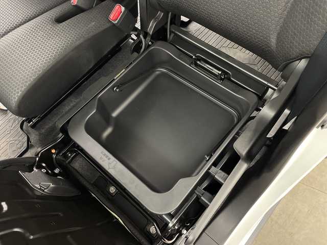 スズキ スペーシア ギア HYBRID XZ 鹿児島県 2023(令5)年 1.9万km ピュアホワイトP 純正ディスプレイオーディオ/（CD/フルセグTV）/全方位カメラ/スズキセーフティーサポート/両側パワースライドドア/アダプティブクルーズコントロール/前席シートヒーター/リアサーキュレーター/LEDヘッドライト/コーナーセンサ―/前後ドライブレコーダー/ETC/ルーフレール/純正アルミホイール