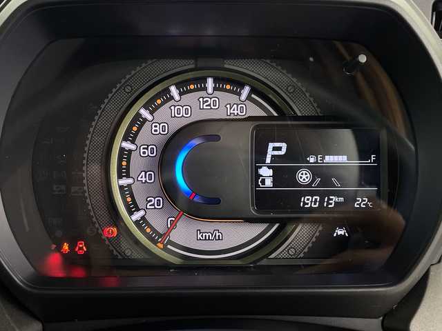 スズキ スペーシア ギア HYBRID XZ 鹿児島県 2023(令5)年 1.9万km ピュアホワイトP 純正ディスプレイオーディオ/（CD/フルセグTV）/全方位カメラ/スズキセーフティーサポート/両側パワースライドドア/アダプティブクルーズコントロール/前席シートヒーター/リアサーキュレーター/LEDヘッドライト/コーナーセンサ―/前後ドライブレコーダー/ETC/ルーフレール/純正アルミホイール