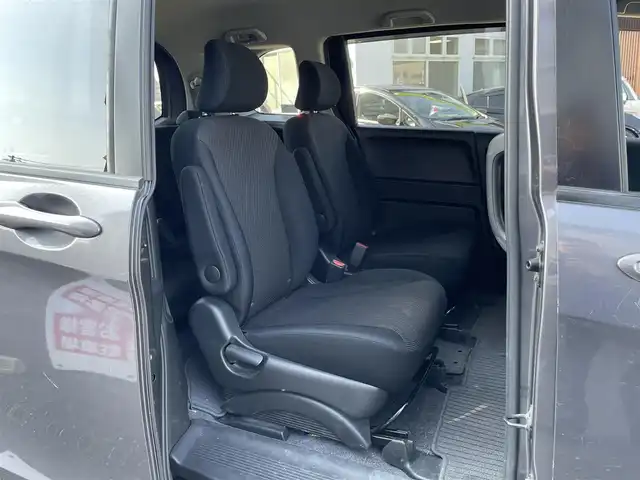 ホンダ フリード ハイブリット ジャストセレクション 埼玉県 2013(平25)年 8.7万km モダンスティールM (株)IDOMが運営する【じしゃロン川越店】の自社ローン専用車両になります。こちらは現金またはオートローンご利用時の価格です。自社ローンご希望の方は別途その旨お申付け下さい/純正メモリーナビ　VXM-122VFi/フルセグ/Bluetooth/CD/DVD/AM/FM/バックカメラ/クルーズコントロール/両側パワースライドドア/スマートキー/HIDオートライト/ステアリングリモコン/ウインカーミラー/サイド＆リアスポイラー/純正フロアマット/ナビ取扱説明書/車両取扱説明書