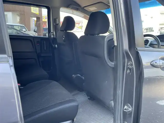 ホンダ フリード ハイブリット ジャストセレクション 埼玉県 2013(平25)年 8.7万km モダンスティールM (株)IDOMが運営する【じしゃロン川越店】の自社ローン専用車両になります。こちらは現金またはオートローンご利用時の価格です。自社ローンご希望の方は別途その旨お申付け下さい/純正メモリーナビ　VXM-122VFi/フルセグ/Bluetooth/CD/DVD/AM/FM/バックカメラ/クルーズコントロール/両側パワースライドドア/スマートキー/HIDオートライト/ステアリングリモコン/ウインカーミラー/サイド＆リアスポイラー/純正フロアマット/ナビ取扱説明書/車両取扱説明書