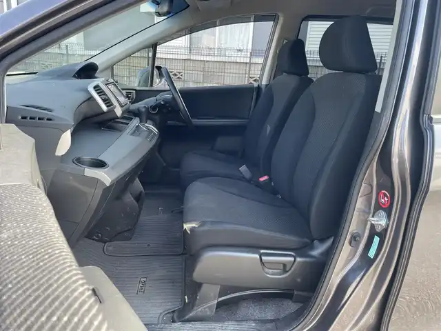 ホンダ フリード ハイブリット ジャストセレクション 埼玉県 2013(平25)年 8.7万km モダンスティールM (株)IDOMが運営する【じしゃロン川越店】の自社ローン専用車両になります。こちらは現金またはオートローンご利用時の価格です。自社ローンご希望の方は別途その旨お申付け下さい/純正メモリーナビ　VXM-122VFi/フルセグ/Bluetooth/CD/DVD/AM/FM/バックカメラ/クルーズコントロール/両側パワースライドドア/スマートキー/HIDオートライト/ステアリングリモコン/ウインカーミラー/サイド＆リアスポイラー/純正フロアマット/ナビ取扱説明書/車両取扱説明書