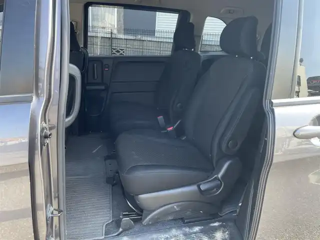 ホンダ フリード ハイブリット ジャストセレクション 埼玉県 2013(平25)年 8.7万km モダンスティールM (株)IDOMが運営する【じしゃロン川越店】の自社ローン専用車両になります。こちらは現金またはオートローンご利用時の価格です。自社ローンご希望の方は別途その旨お申付け下さい/純正メモリーナビ　VXM-122VFi/フルセグ/Bluetooth/CD/DVD/AM/FM/バックカメラ/クルーズコントロール/両側パワースライドドア/スマートキー/HIDオートライト/ステアリングリモコン/ウインカーミラー/サイド＆リアスポイラー/純正フロアマット/ナビ取扱説明書/車両取扱説明書