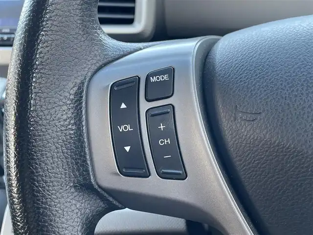 ホンダ フリード ハイブリット ジャストセレクション 埼玉県 2013(平25)年 8.7万km モダンスティールM (株)IDOMが運営する【じしゃロン川越店】の自社ローン専用車両になります。こちらは現金またはオートローンご利用時の価格です。自社ローンご希望の方は別途その旨お申付け下さい/純正メモリーナビ　VXM-122VFi/フルセグ/Bluetooth/CD/DVD/AM/FM/バックカメラ/クルーズコントロール/両側パワースライドドア/スマートキー/HIDオートライト/ステアリングリモコン/ウインカーミラー/サイド＆リアスポイラー/純正フロアマット/ナビ取扱説明書/車両取扱説明書