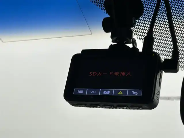トヨタ ハリアー エレガンス G’s 熊本県 2015(平27)年 5.2万km ホワイトパールクリスタルシャイン 純正ナビ（ＣＤ・ＤＶＤ・フルセグ・ＳＤ・ＢＴ）/バックカメラ　/ビルトインＥＴＣ　/社外前後ドライブレコーダー　/純正エアロ（Ｆ・Ｒ・リアスポイラー）/運転席パワーシート/アイドリングストップ　/横滑り防止/ハーフレザーシート/純正フロアマット/純正19インチAW/オートライト/LEDヘッドライト/フォグライト/スマートキー/プッシュスタート/スペアキー1本/取扱説明書