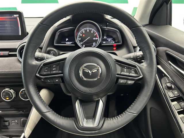 マツダ マツダ２ 15S ホワイトコンフォート 鹿児島県 2020(令2)年 5.6万km ポリメタルグレーM 純正ナビ/(フルセグ/Bluetooth/DVD/CD)/全方位カメラ/ビルトインETC/前方ドライブレコーダー/前席シートヒーター/ヘッドアップディスプレイ/BSM/アダプティブクルーズコントロール/純正アルミホイール/純正フロアマット/アイドリングストップ/プッシュスタート