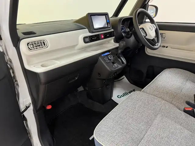 ダイハツ ムーヴ キャンバス ストライプス G 群馬県 2023(令5)年 2.2万km シャイニングホワイトパール/アプリコットピンクメタリック ワンオーナー/スマートアシスト/　・衝突回避支援/　・認識支援/　・駐車支援/純正ナビ/　（AM/FM/CD/DVD/BT/USB）/フルセグTV/バックカメラ/両側パワスラ/USB口×1/前席シートヒーター/オートブレーキホールド/アイドリングストップ/ステアリングスイッチ/ホッとカップホルダー/前方ドライブレコ―ダー/スマートキー/プッシュスタート