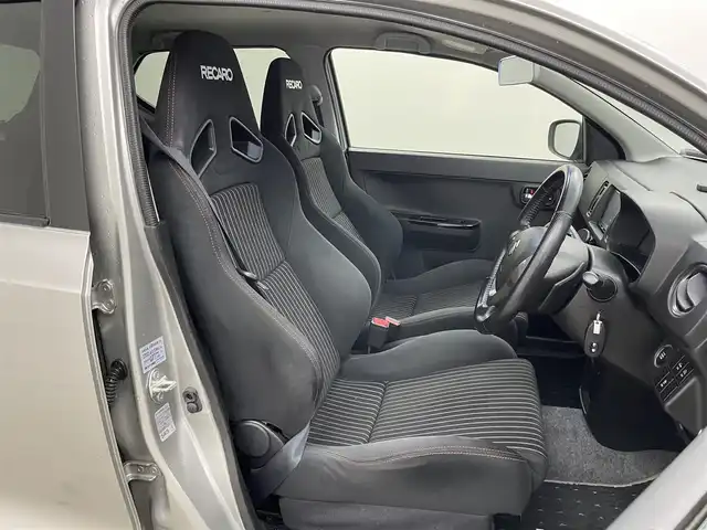 スズキ アルト ワークス 埼玉県 2015(平27)年 3.3万km スチールシルバーM 社外ナビ　バックカメラ　ＥＴＣ　ＨＩＤライト　レーダーブレーキサポート　ＣＤ再生　ステアリングスイッチ　スマートキー　プッシュスタート　ＲＥＣＡＲＯシート　社外アルミ　フロアマット　オートライト