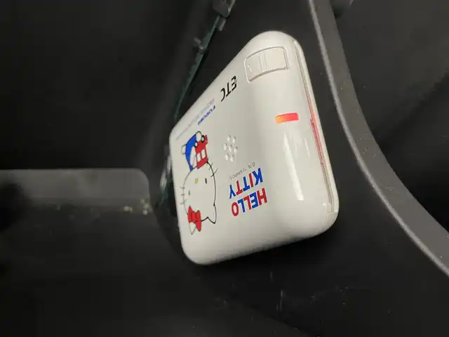 スズキ アルト ワークス 埼玉県 2015(平27)年 3.3万km スチールシルバーM 社外ナビ　バックカメラ　ＥＴＣ　ＨＩＤライト　レーダーブレーキサポート　ＣＤ再生　ステアリングスイッチ　スマートキー　プッシュスタート　ＲＥＣＡＲＯシート　社外アルミ　フロアマット　オートライト