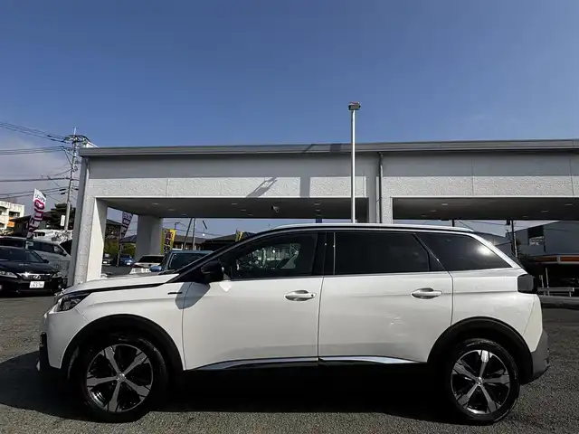 プジョー ５００８ GTライン ブルーHDi 熊本県 2020(令2)年 6.2万km 白 ワンオーナー/サンルーフ/純正ディスプレイオーディオ/【Bluetooth再生/Applecarplay/Androidauto）】/バックカメラ/サイドカメラ/後部モニター/アクティブセーフティブレーキ/レーンキープアシスト/パーキングセンサー/インテリジェントハイビーム/タイヤ空気圧警告システム/ハンズフリー電動テールゲート/パドルシフト/ブラインドスポットモニター/トラクションコントロール/純正18インチAW/純正LEDオートライト/メモリーシート/シートヒーター/ETC