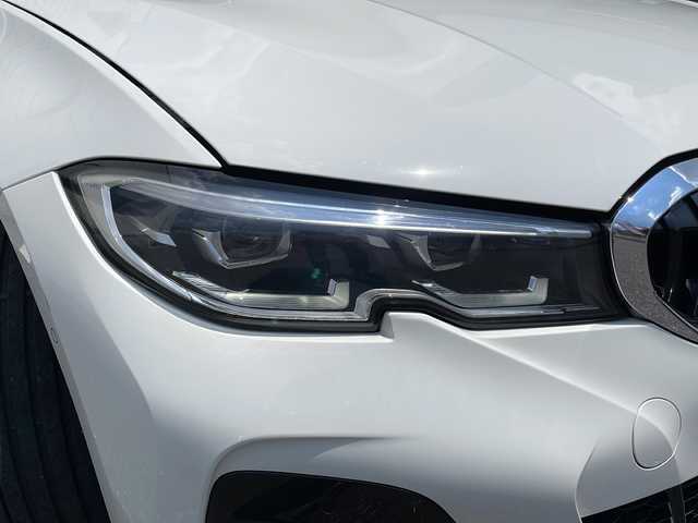 ＢＭＷ ３２０ｄ xDrive Mスポーツ 埼玉県 2022(令4)年 2.6万km アルピンホワイトⅢ ４WDターボ/ハーフレザーシート/純正メーカーナビ/　Bluetooth/AppleCarPlay/USB/インテリジェントセーフティ/　・衝突回避アシスト/　・レーンディパーチャーウォーニング/　・レーンチェンジウォーニング/　・逆走警告/アクティブクルーズコントロール/パークディスタンスコントロール/ダイナミック・スタビリティ・コントロール/前席パワーシート/前席シートヒーター/LEDヘッドライト&フォグ/パドルシフト/純正前後ドライブレコーダー/純正ルームミラー型ビルトインETC/USB入力端子タイプA/タイプC/スマートキーx2