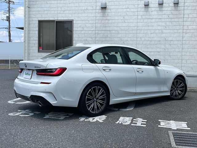 ＢＭＷ ３２０ｄ xDrive Mスポーツ 埼玉県 2022(令4)年 2.6万km アルピンホワイトⅢ ４WDターボ/ハーフレザーシート/純正メーカーナビ/　Bluetooth/AppleCarPlay/USB/インテリジェントセーフティ/　・衝突回避アシスト/　・レーンディパーチャーウォーニング/　・レーンチェンジウォーニング/　・逆走警告/アクティブクルーズコントロール/パークディスタンスコントロール/ダイナミック・スタビリティ・コントロール/前席パワーシート/前席シートヒーター/LEDヘッドライト&フォグ/パドルシフト/純正前後ドライブレコーダー/純正ルームミラー型ビルトインETC/USB入力端子タイプA/タイプC/スマートキーx2