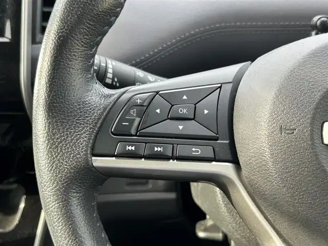 日産 セレナ ハイウェイスター V 島根県 2020(令2)年 5.8万km ブリリアントホワイトパール 登録時走行距離58013km/KENWOODメモリナビゲーション/地デジＴＶ/CD/DVD/FM/AM/Bluetooth/セーフティAパック/SRSエアバック【カーテン/サイド】/インテリジェントアラウンドビューモニター/ふらつき警報/ヒーター付ドアミラー/全方位運転支援システム/インテリジェントエマージェンシーブレーキ/標識認識機能/踏み間違い衝突防止アシスト/車線逸脱防止支援システム/車線逸脱警報/後側方衝突防止支援システム/後側方車両検知警報/後退時車両検知警報/クルーズコントロール/ハンズフリーパワーバックドア【運転席側/助手席側】/アダプティブLEDヘッドランプ/オートライト/純正１６インチアルミホイール/SRSエアバック【運転席/助手席】/オートエアコン/リアオートエアコン/ETC/ドライブレコーダー/インテリジェントキー/プッシュエンジンスターター/保証書/取扱説明書/スペアキー１本