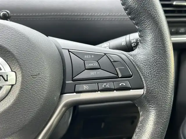 日産 セレナ ハイウェイスター V 島根県 2020(令2)年 5.8万km ブリリアントホワイトパール 登録時走行距離58013km/KENWOODメモリナビゲーション/地デジＴＶ/CD/DVD/FM/AM/Bluetooth/セーフティAパック/SRSエアバック【カーテン/サイド】/インテリジェントアラウンドビューモニター/ふらつき警報/ヒーター付ドアミラー/全方位運転支援システム/インテリジェントエマージェンシーブレーキ/標識認識機能/踏み間違い衝突防止アシスト/車線逸脱防止支援システム/車線逸脱警報/後側方衝突防止支援システム/後側方車両検知警報/後退時車両検知警報/クルーズコントロール/ハンズフリーパワーバックドア【運転席側/助手席側】/アダプティブLEDヘッドランプ/オートライト/純正１６インチアルミホイール/SRSエアバック【運転席/助手席】/オートエアコン/リアオートエアコン/ETC/ドライブレコーダー/インテリジェントキー/プッシュエンジンスターター/保証書/取扱説明書/スペアキー１本