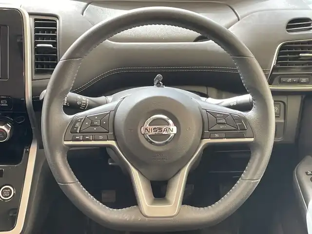 日産 セレナ ハイウェイスターVセレクションⅡ 埼玉県 2019(平31)年 4.8万km ブリリアントホワイトパール エマージェンシーブレーキ　/メモリナビ/　　CD/DVD/BT/フルセグ　/アラウンドビューモニター /両側パワースライドドア /クルーズコントロール /LEDオートライト /純正16インチアルミホイール /ETC