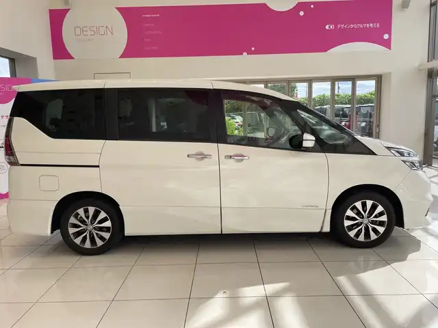 日産 セレナ ハイウェイスターVセレクションⅡ 埼玉県 2019(平31)年 4.8万km ブリリアントホワイトパール エマージェンシーブレーキ　/メモリナビ/　　CD/DVD/BT/フルセグ　/アラウンドビューモニター /両側パワースライドドア /クルーズコントロール /LEDオートライト /純正16インチアルミホイール /ETC