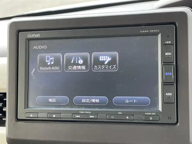 ホンダ Ｎ ＢＯＸ G L ホンダセンシング 東京都 2017(平29)年 7万km プレミアムホワイトパールⅡ Honda SENSING/・衝突軽減ブレーキ（CMBS）/・誤発進抑制機能/・後方誤発進抑制機能/・歩行者事故低減ステアリング/・路外逸脱抑制機能/・ACC（アダプティブ・クルーズ・コントロール）/・LKAS（車線維持支援システム）/・オートハイビーム/・先行車発進お知らせ機能/・標識認識機能/ナビ装着用スペシャルパッケージ/純正ナビ（VXM-184Ci）/AM/FM/CD/iPod/SD/USB/Bluetooth/バックカメラ/左側パワースライドドア/フルLEDヘッドライト（プロジェクタータイプ）/チップアップ＆ダイブダウン機構付スライドリアシート/360°スーパーUV・IRカットパッケージ/Hondaスマートキーシステム（スマートキー×２）/ETC/ドライブレコーダー/保証書/取扱説明書
