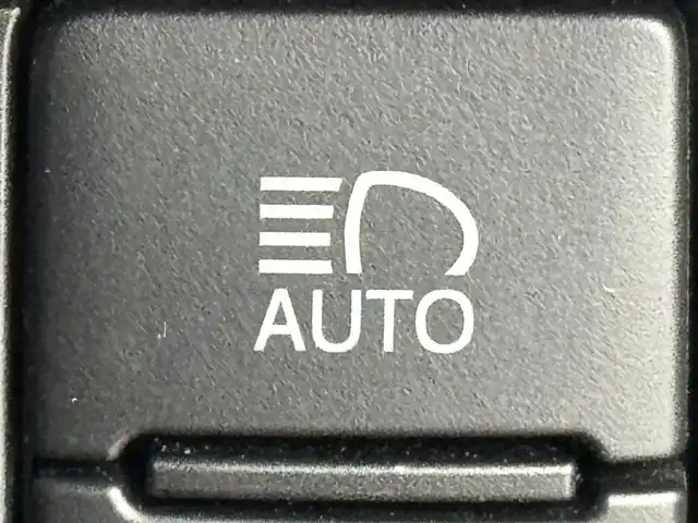 トヨタ ヴォクシー ハイブリッド ZS 煌Ⅲ 福岡県 2021(令3)年 6万km ブラック 純正９型ナビ／フルセグＴＶ　/バックカメラ　/ビルトインＥＴＣ　/クルーズコントロール　/コーナーセンサー　/衝突被害軽減　/レーンキープ　/アクセル踏み間違い防止　/オートマチックハイビーム　/両側電動スライドドア　/ハーフレザーシート　/シートヒーター　/Ｗエアコン　/純正１６インチアルミホイール