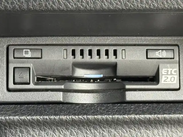 トヨタ ヴォクシー ハイブリッド ZS 煌Ⅲ 福岡県 2021(令3)年 6万km ブラック 純正９型ナビ／フルセグＴＶ　/バックカメラ　/ビルトインＥＴＣ　/クルーズコントロール　/コーナーセンサー　/衝突被害軽減　/レーンキープ　/アクセル踏み間違い防止　/オートマチックハイビーム　/両側電動スライドドア　/ハーフレザーシート　/シートヒーター　/Ｗエアコン　/純正１６インチアルミホイール