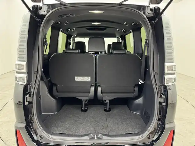 トヨタ ヴォクシー ハイブリッド ZS 煌Ⅲ 福岡県 2021(令3)年 6万km ブラック 純正９型ナビ／フルセグＴＶ　/バックカメラ　/ビルトインＥＴＣ　/クルーズコントロール　/コーナーセンサー　/衝突被害軽減　/レーンキープ　/アクセル踏み間違い防止　/オートマチックハイビーム　/両側電動スライドドア　/ハーフレザーシート　/シートヒーター　/Ｗエアコン　/純正１６インチアルミホイール