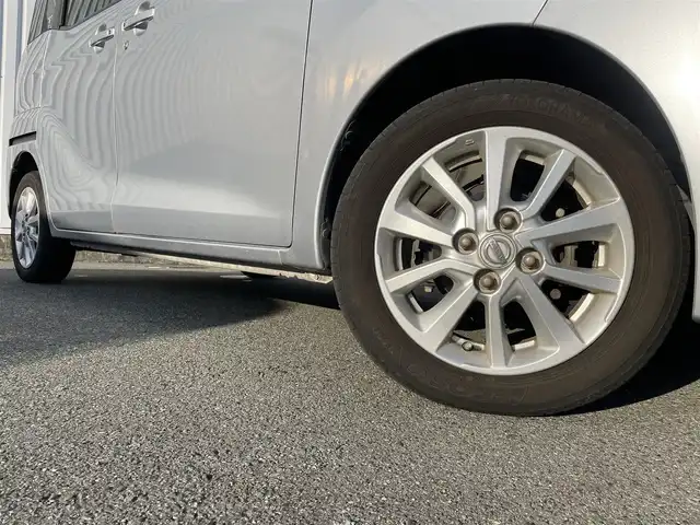 日産 デイズ ルークス X Vセレクション 福岡県 2016(平28)年 6.6万km クールシルバー 純正ナビ（ＭＭ３１６Ｄ－Ｗ）　/全周囲カメラ　/両側パワースライドドア　/エマージェンシーブレーキ　/アイドリングストップ　/スマートキー　/プッシュスタート　/フルセグＴＶ　/ＣＤ／ＤＶＤ再生　/Ｂｌｕｅｔｏｏｔｈ