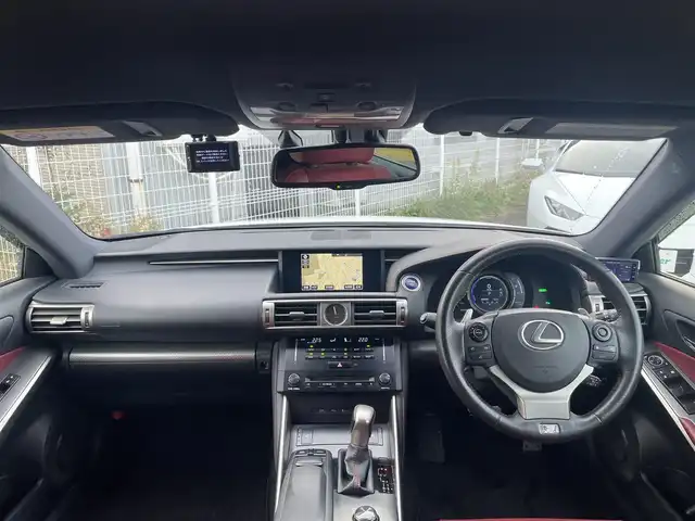 レクサス ＩＳ 300h Fスポーツ 宮城県 2013(平25)年 5.5万km ホワイトノーヴァガラスフレーク １オーナー//純正ＳＤナビ（フルセグＴＶ、ラジオ、ブルーレイ、ＳＤ、ＢＴ）//前後ドラレコ//純正ＡＷ//スペアキー//ビルトインＥＴＣ//追従型クルコン//純正フロアマット//追従型クルコン//USBポート//ワイパーデアイサー//前席パワーシーター//前席シートヒーター//横滑り防止機能//プッシュスタート//バックカメラ
