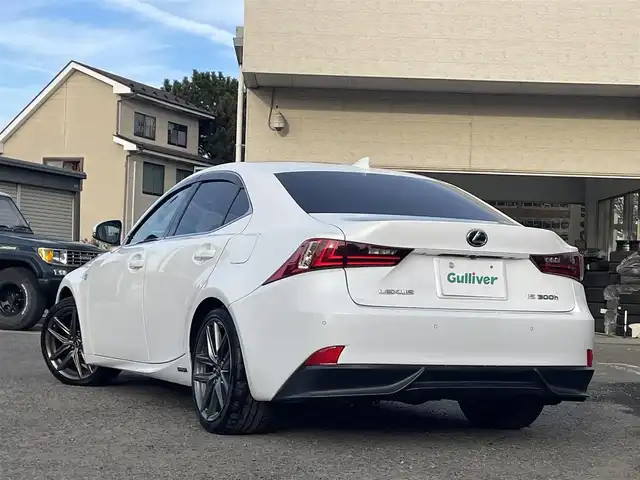 レクサス ＩＳ 300h Fスポーツ 宮城県 2013(平25)年 5.5万km ホワイトノーヴァガラスフレーク １オーナー//純正ＳＤナビ（フルセグＴＶ、ラジオ、ブルーレイ、ＳＤ、ＢＴ）//前後ドラレコ//純正ＡＷ//スペアキー//ビルトインＥＴＣ//追従型クルコン//純正フロアマット//追従型クルコン//USBポート//ワイパーデアイサー//前席パワーシーター//前席シートヒーター//横滑り防止機能//プッシュスタート//バックカメラ