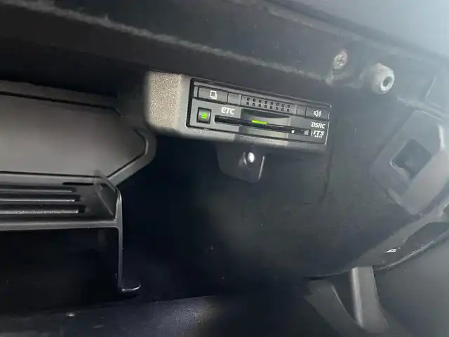 レクサス ＩＳ 300h Fスポーツ 宮城県 2013(平25)年 5.5万km ホワイトノーヴァガラスフレーク １オーナー//純正ＳＤナビ（フルセグＴＶ、ラジオ、ブルーレイ、ＳＤ、ＢＴ）//前後ドラレコ//純正ＡＷ//スペアキー//ビルトインＥＴＣ//追従型クルコン//純正フロアマット//追従型クルコン//USBポート//ワイパーデアイサー//前席パワーシーター//前席シートヒーター//横滑り防止機能//プッシュスタート//バックカメラ