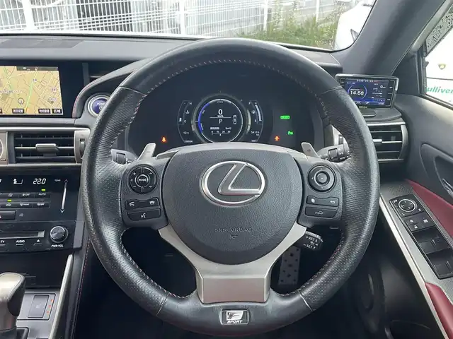 レクサス ＩＳ 300h Fスポーツ 宮城県 2013(平25)年 5.5万km ホワイトノーヴァガラスフレーク １オーナー//純正ＳＤナビ（フルセグＴＶ、ラジオ、ブルーレイ、ＳＤ、ＢＴ）//前後ドラレコ//純正ＡＷ//スペアキー//ビルトインＥＴＣ//追従型クルコン//純正フロアマット//追従型クルコン//USBポート//ワイパーデアイサー//前席パワーシーター//前席シートヒーター//横滑り防止機能//プッシュスタート//バックカメラ