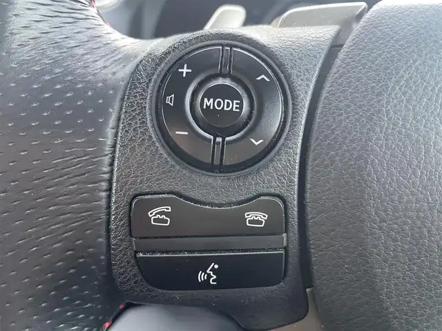 レクサス ＩＳ 300h Fスポーツ 宮城県 2013(平25)年 5.5万km ホワイトノーヴァガラスフレーク １オーナー//純正ＳＤナビ（フルセグＴＶ、ラジオ、ブルーレイ、ＳＤ、ＢＴ）//前後ドラレコ//純正ＡＷ//スペアキー//ビルトインＥＴＣ//追従型クルコン//純正フロアマット//追従型クルコン//USBポート//ワイパーデアイサー//前席パワーシーター//前席シートヒーター//横滑り防止機能//プッシュスタート//バックカメラ