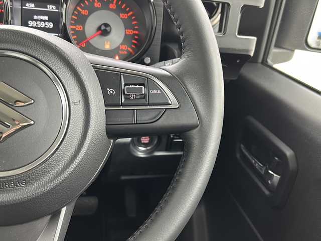 スズキ ジムニー XC 宮城県 2022(令4)年 1.9万km シフォンアイボリーM 禁煙車/ワンオーナー/スズキセーフティサポート/・衝突軽減ブレーキ/・車線逸脱警報システム/・アダプティブクルーズコントロール/・ヘッドライトウォッシャー/ヒーテッドドアミラー/純正ディスプレイオーディオ/・CD・DVD・BT/LEDヘッドライト/フォグライト/ビルドインETC/前席シートヒーター/革巻きステアリング/ステアリングスイッチ/プッシュスタート/スマートキー/純正フロアマット/純正16インチアルミホイール