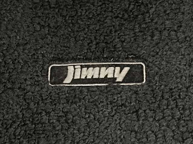 スズキ ジムニー XC 宮城県 2022(令4)年 1.9万km シフォンアイボリーM 禁煙車/ワンオーナー/スズキセーフティサポート/・衝突軽減ブレーキ/・車線逸脱警報システム/・アダプティブクルーズコントロール/・ヘッドライトウォッシャー/ヒーテッドドアミラー/純正ディスプレイオーディオ/・CD・DVD・BT/LEDヘッドライト/フォグライト/ビルドインETC/前席シートヒーター/革巻きステアリング/ステアリングスイッチ/プッシュスタート/スマートキー/純正フロアマット/純正16インチアルミホイール