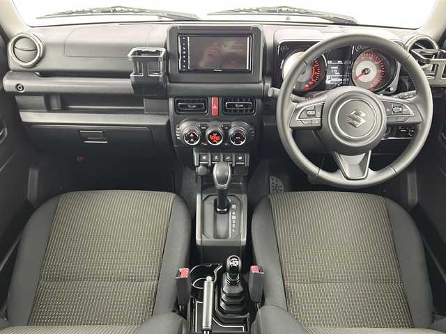 スズキ ジムニー XC 宮城県 2022(令4)年 1.9万km シフォンアイボリーM 禁煙車/ワンオーナー/スズキセーフティサポート/・衝突軽減ブレーキ/・車線逸脱警報システム/・アダプティブクルーズコントロール/・ヘッドライトウォッシャー/ヒーテッドドアミラー/純正ディスプレイオーディオ/・CD・DVD・BT/LEDヘッドライト/フォグライト/ビルドインETC/前席シートヒーター/革巻きステアリング/ステアリングスイッチ/プッシュスタート/スマートキー/純正フロアマット/純正16インチアルミホイール