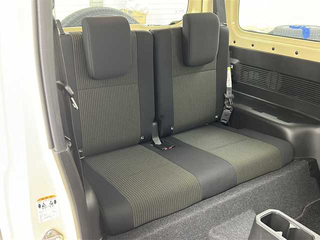 スズキ ジムニー XC 宮城県 2022(令4)年 1.9万km シフォンアイボリーM 禁煙車/ワンオーナー/スズキセーフティサポート/・衝突軽減ブレーキ/・車線逸脱警報システム/・アダプティブクルーズコントロール/・ヘッドライトウォッシャー/ヒーテッドドアミラー/純正ディスプレイオーディオ/・CD・DVD・BT/LEDヘッドライト/フォグライト/ビルドインETC/前席シートヒーター/革巻きステアリング/ステアリングスイッチ/プッシュスタート/スマートキー/純正フロアマット/純正16インチアルミホイール