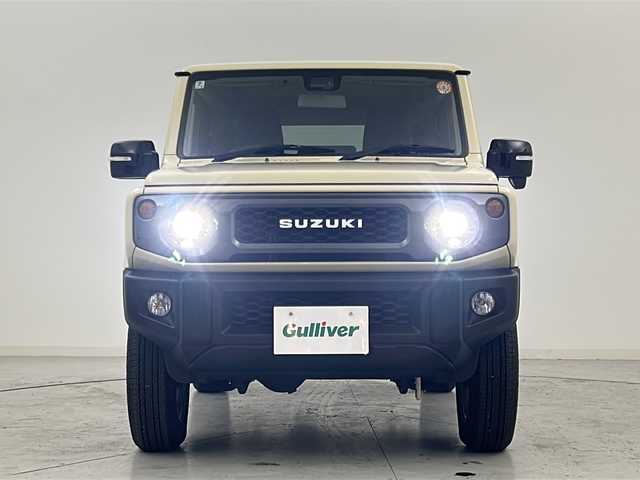 スズキ ジムニー XC 宮城県 2022(令4)年 1.9万km シフォンアイボリーM 禁煙車/ワンオーナー/スズキセーフティサポート/・衝突軽減ブレーキ/・車線逸脱警報システム/・アダプティブクルーズコントロール/・ヘッドライトウォッシャー/ヒーテッドドアミラー/純正ディスプレイオーディオ/・CD・DVD・BT/LEDヘッドライト/フォグライト/ビルドインETC/前席シートヒーター/革巻きステアリング/ステアリングスイッチ/プッシュスタート/スマートキー/純正フロアマット/純正16インチアルミホイール