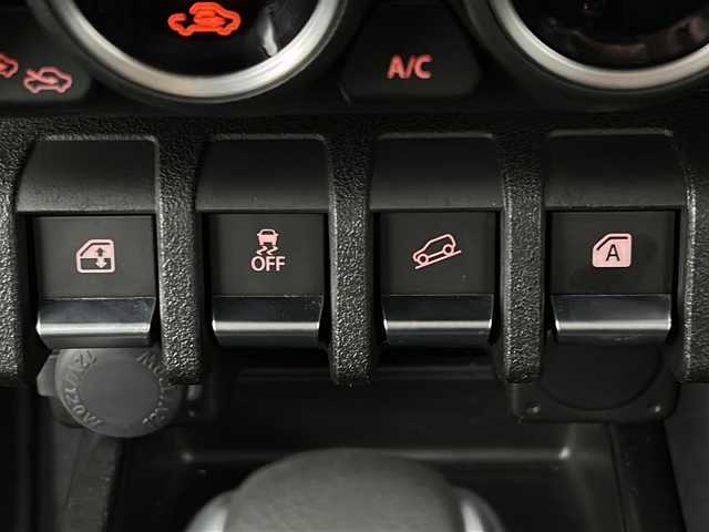 スズキ ジムニー XC 宮城県 2022(令4)年 1.9万km シフォンアイボリーM 禁煙車/ワンオーナー/スズキセーフティサポート/・衝突軽減ブレーキ/・車線逸脱警報システム/・ヘッドライトウォッシャー/純正ディスプレイオーディオ/・CD・DVD・BT/前席シートヒーター/ヒーテッドドアミラー/LEDヘッドライト/フォグライト/ビルドインETC/革巻きステアリング/ステアリングスイッチ/プッシュスタート/スマートキー/純正フロアマット/純正16インチアルミホイール