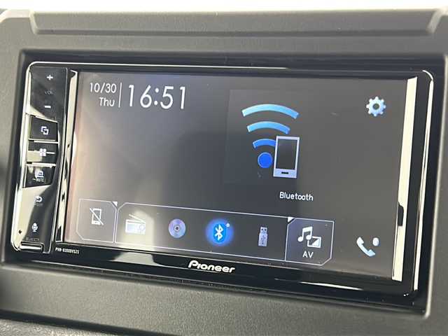 スズキ ジムニー XC 宮城県 2022(令4)年 1.9万km シフォンアイボリーM 禁煙車/ワンオーナー/スズキセーフティサポート/・衝突軽減ブレーキ/・車線逸脱警報システム/・ヘッドライトウォッシャー/純正ディスプレイオーディオ/・CD・DVD・BT/前席シートヒーター/ヒーテッドドアミラー/LEDヘッドライト/フォグライト/ビルドインETC/革巻きステアリング/ステアリングスイッチ/プッシュスタート/スマートキー/純正フロアマット/純正16インチアルミホイール