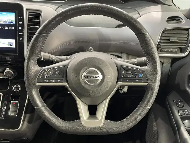 日産 セレナ ハイウェイスター V 愛知県 2020(令2)年 8.8万km ブリリアントシルバー 純正10インチナビ/プロパイロット/衝突軽減ブレーキ/両側電動スライドドア/アラウンドビューモニター/ビルトインETC/LEDヘッドライト/ドライブレコーダー/デジタルインナーミラー/ブラインドスポットモニター/フルセグTV/Bluetooth/コーナーセンサー/レーンキープアシスト/オートハイビーム/プッシュスタート/スマートキー/アイドリングストップ/ミュージックサーバー/ミュージックプレイヤー接続/純正フロアマット/純正アルミホイール/オートライト/ウィンカーミラー/電動格納ミラー/フォグランプ/Wエアコン/電動パーキングブレーキ/オートブレーキホールド/ステアリングリモコン/横滑り防止装置