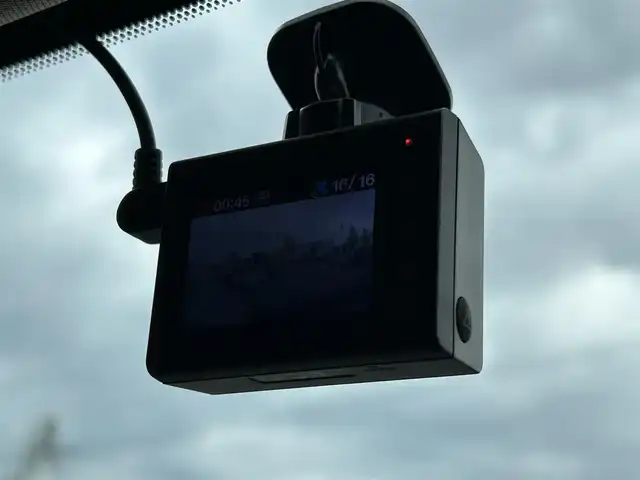 日産 エクストレイル 20X エマージェンシーブレーキ 愛媛県 2015(平27)年 6.7万km ダイヤモンドブラック 登録時走行距離：66142Km/メーカーOP純正SDナビ/AM/FM/DVD/CD/フルセグ/BT/4WD/ビルトインETC/AAC/D+Nシートヒーター/クルーズコントロール/ダウンヒルアシストコントロール/横滑り防止装置/レーンキープアシスト/衝突軽減システム/コーナーセンサー/オートライト/エンジンスタートボタン/スマートキー/純正フロアマット/純正アルミホイール