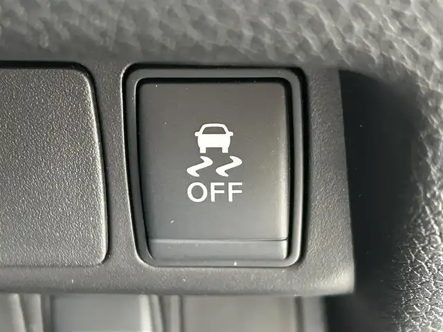 日産 エクストレイル 20X エマージェンシーブレーキ 愛媛県 2015(平27)年 6.7万km ダイヤモンドブラック 登録時走行距離：66142Km/メーカーOP純正SDナビ/AM/FM/DVD/CD/フルセグ/BT/4WD/ビルトインETC/AAC/D+Nシートヒーター/クルーズコントロール/ダウンヒルアシストコントロール/横滑り防止装置/レーンキープアシスト/衝突軽減システム/コーナーセンサー/オートライト/エンジンスタートボタン/スマートキー/純正フロアマット/純正アルミホイール