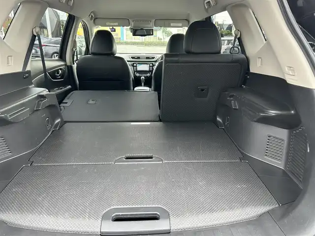 日産 エクストレイル 20X エマージェンシーブレーキ 愛媛県 2015(平27)年 6.7万km ダイヤモンドブラック 登録時走行距離：66142Km/メーカーOP純正SDナビ/AM/FM/DVD/CD/フルセグ/BT/4WD/ビルトインETC/AAC/D+Nシートヒーター/クルーズコントロール/ダウンヒルアシストコントロール/横滑り防止装置/レーンキープアシスト/衝突軽減システム/コーナーセンサー/オートライト/エンジンスタートボタン/スマートキー/純正フロアマット/純正アルミホイール