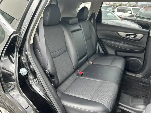 日産 エクストレイル 20X エマージェンシーブレーキ 愛媛県 2015(平27)年 6.7万km ダイヤモンドブラック 登録時走行距離：66142Km/メーカーOP純正SDナビ/AM/FM/DVD/CD/フルセグ/BT/4WD/ビルトインETC/AAC/D+Nシートヒーター/クルーズコントロール/ダウンヒルアシストコントロール/横滑り防止装置/レーンキープアシスト/衝突軽減システム/コーナーセンサー/オートライト/エンジンスタートボタン/スマートキー/純正フロアマット/純正アルミホイール