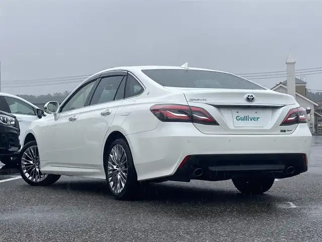 トヨタ クラウン ハイブリッド S Four エレガンススタイルⅡ 島根県 2020(令2)年 7.8万km ホワイトパールクリスタルシャイン メーカーOPナビ(CD/DVD/BT/フルセグ)/バックカメラ/トヨタセーフティーセンス/ ・プリクラッシュセーフティー/ ・ レーントレーシングアシスト/ ・ブラインドスポットモニター/ ・クリアランスソナー/ ・リヤクロストラフィックアラート/ ・ロードサインアシスト/ ・パーキングサポートブレーキ/ ・オートハイビーム/ ・レーダークルーズコントロール/前後ドライブレコーダー/前席パワーシート/前席シートヒーター /ステアリングヒーター/ビルトインETC2.0/ブレーキホールド/純正フロアマット/純正ドアバイザー