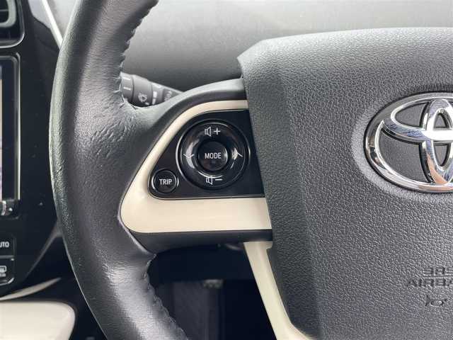 トヨタ プリウス S ツーリングセレクション 鳥取県 2016(平28)年 10.4万km アティチュードブラックマイカ ワンオーナー/アルパイン９型ナビ／フルセグ／ＤＶＤ／ＣＤ／ＢＴ/バックカメラ・ビルトインＥＴＣ/ドライブレコーダー/エアロパーツ（F・S・R）/トヨタセーフティセンス/レーダークルーズ/レーンアシスト/黒レザーシート/前席シートヒーター/純正１７インチＡＷ/（ブラックエディション用キャップ）/プッシュエンジンスタート/ＬＥＤヘットライト/フォグライト/社外アルミスタットレス積込/（スタットレスタイヤ残溝　６部山）/スマートキーｘ２/保証書・取扱説明書