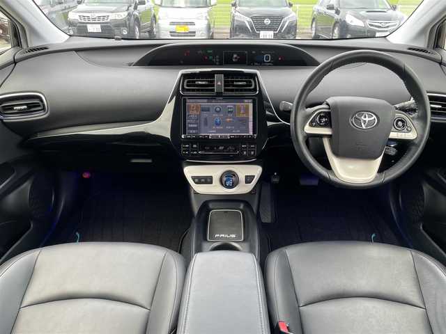 トヨタ プリウス S ツーリングセレクション 鳥取県 2016(平28)年 10.4万km アティチュードブラックマイカ ワンオーナー/アルパイン９型ナビ／フルセグ／ＤＶＤ／ＣＤ／ＢＴ/バックカメラ・ビルトインＥＴＣ/ドライブレコーダー/エアロパーツ（F・S・R）/トヨタセーフティセンス/レーダークルーズ/レーンアシスト/黒レザーシート/前席シートヒーター/純正１７インチＡＷ/（ブラックエディション用キャップ）/プッシュエンジンスタート/ＬＥＤヘットライト/フォグライト/社外アルミスタットレス積込/（スタットレスタイヤ残溝　６部山）/スマートキーｘ２/保証書・取扱説明書