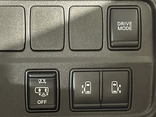 日産 セレナ e－パワー ハイウェイスター V 福岡県 2021(令3)年 5万km ブリリアントホワイトパール 純正メモリーナビゲーション/フルセグテレビ/全方位カメラ/フリップダウンモニター/デジタルインナーミラー/プロパイロットエディション/両側電動スライドドア/BSM/ETC/革巻きステアリング/ドライブレコーダー前後/スマートキー/プッシュスタートエンジン/サンシェード/LEDヘッドライト/純正15インチアルミホイール