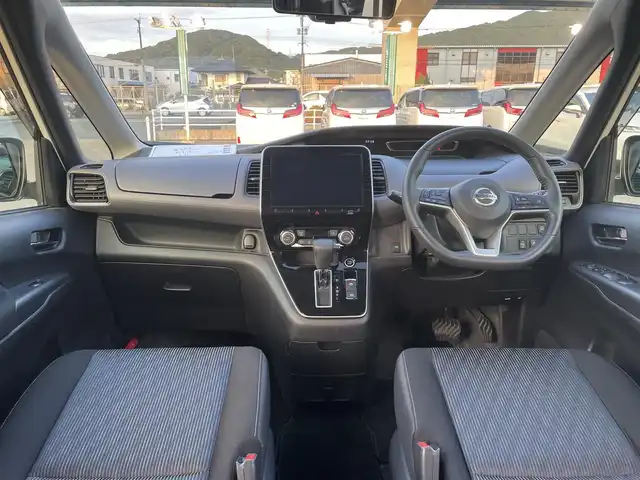 日産 セレナ ハイウェイスター V 福岡県 2021(令3)年 5万km ブリリアントホワイトパール 純正10型SDナビ(フルセグTV/CD/DVD/BT)アラウンドビューモニタープロパイロット後席フリップダウンモニターコーナーセンサー両側パワスラドラレコブラインドスポットデジタルインナーミラーETCオートホールドUSBポート純正フロアマット純正LED純正アルミホイールプッシュスタートスマートキー